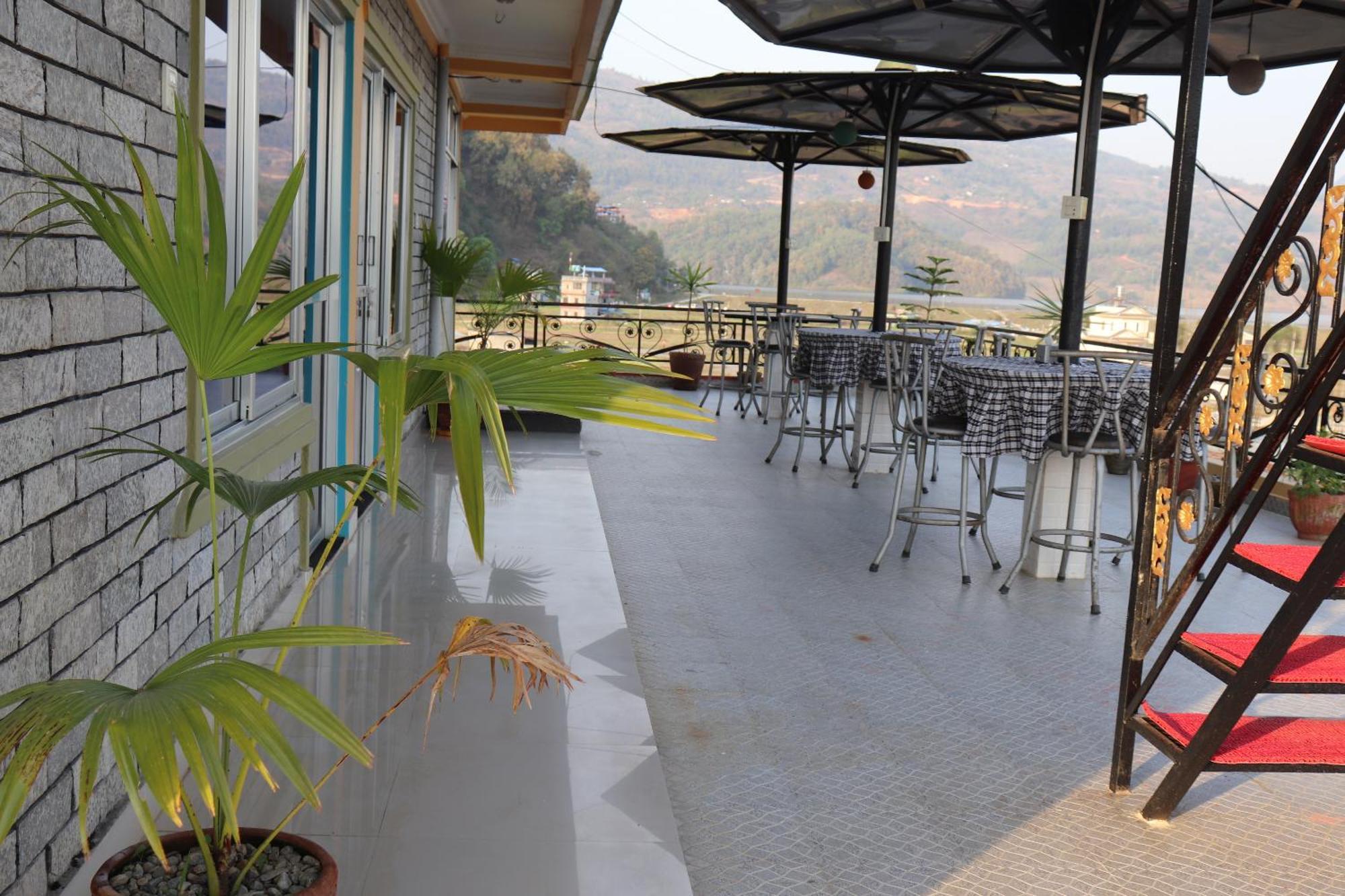 Hotel Young'S Stupa Ranipauwa Ngoại thất bức ảnh