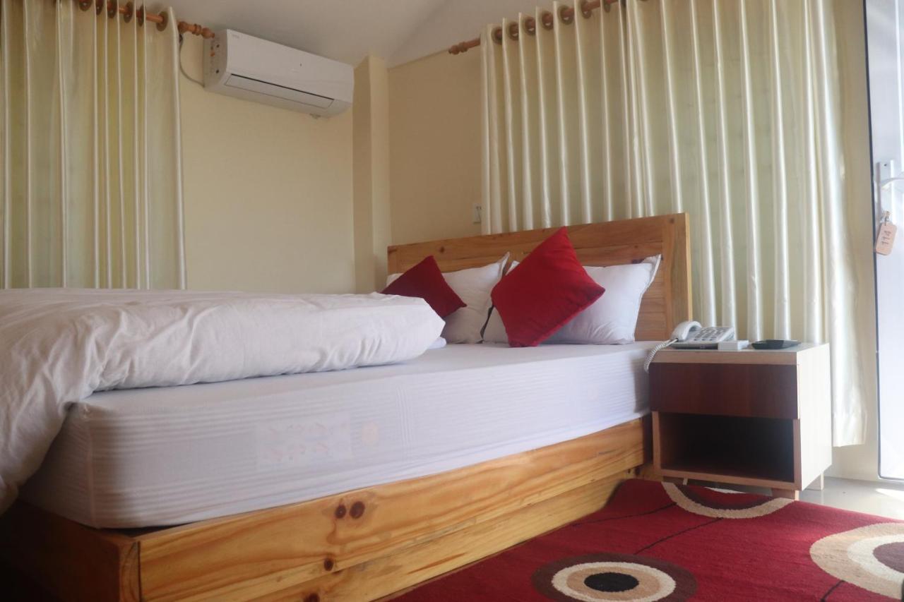 Hotel Young'S Stupa Ranipauwa Ngoại thất bức ảnh